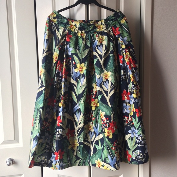 ✨NWT Philosophy Midi Floral Skirt - Picture 2 of 8